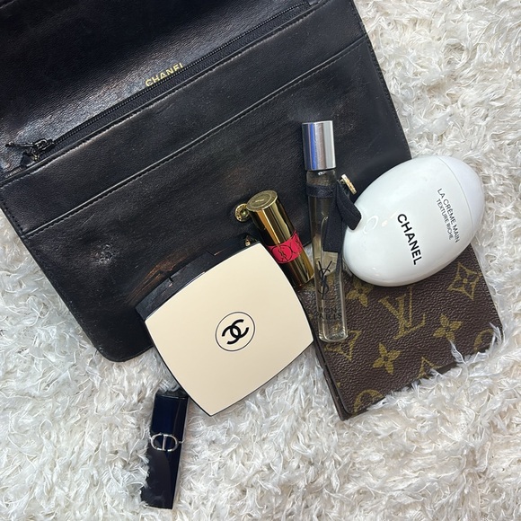 CHANEL Vintage Lambskin CLUTCH - Picture 11 of 11